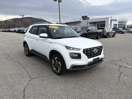 2025 Hyundai VENUE SEL