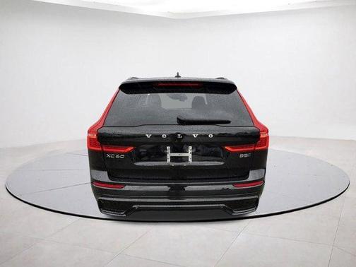 2025 Volvo XC60 B5 Plus