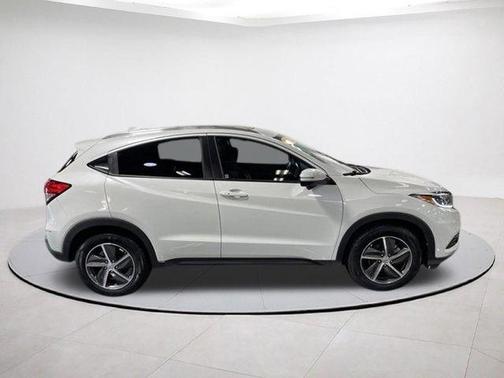 White 2022 Honda HR-V EX