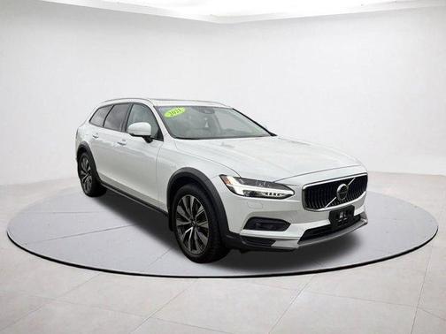 2021 Volvo V90 Cross Country T6