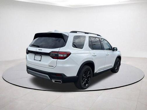 2025 Honda Pilot Touring+