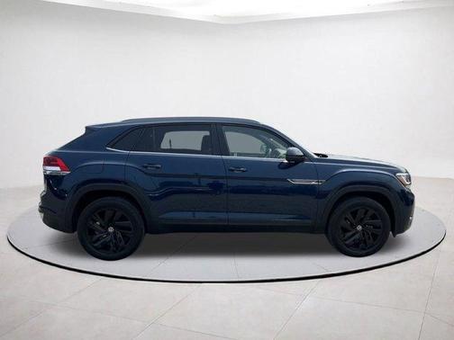 2022 Volkswagen Atlas Cross Sport 2.0T SE w/Technology
