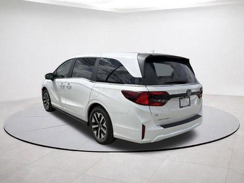 Platinum White Pearl 2026 Honda Odyssey EX-L