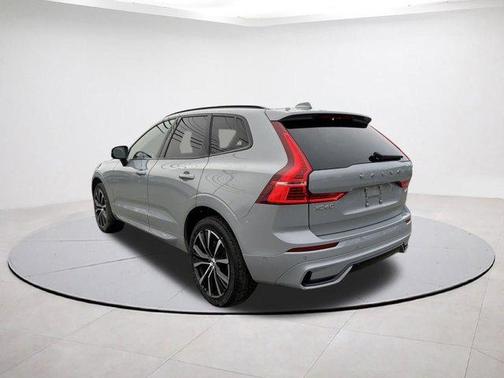 2025 Volvo XC60 B5 Plus