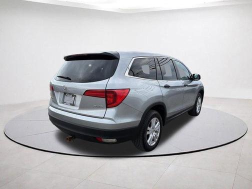 Silver 2018 Honda Pilot LX