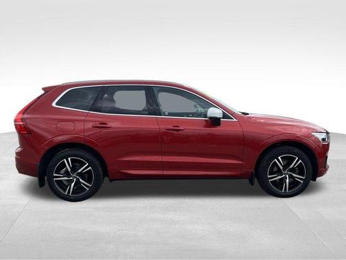 2019 Volvo XC60 T5 R-Design