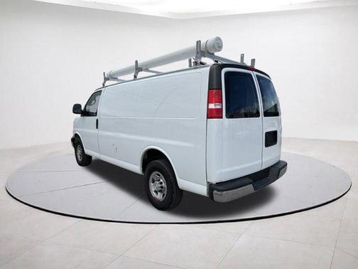 Summit White 2022 Chevrolet Express 2500 Work Van