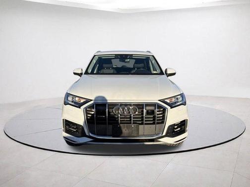 2022 Audi Q7 55 Premium Plus