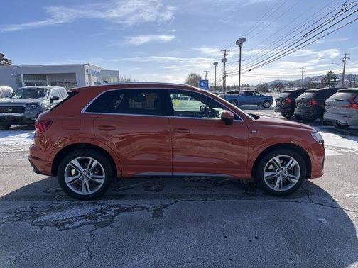 2019 Audi Q3 2.0T S line Premium Plus
