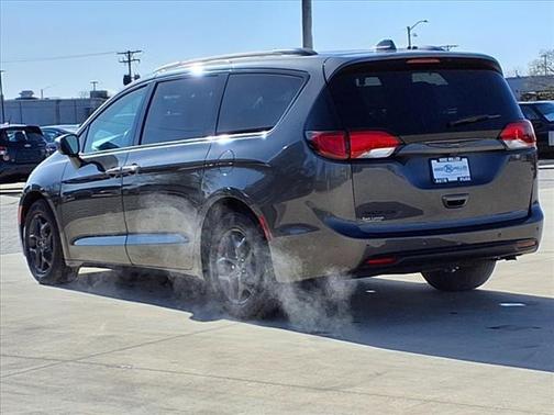 2020 Chrysler Pacifica Touring-L Plus