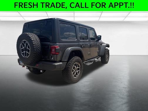 Granite Crystal Metallic Clearcoat 2024 Jeep Wrangler Rubicon