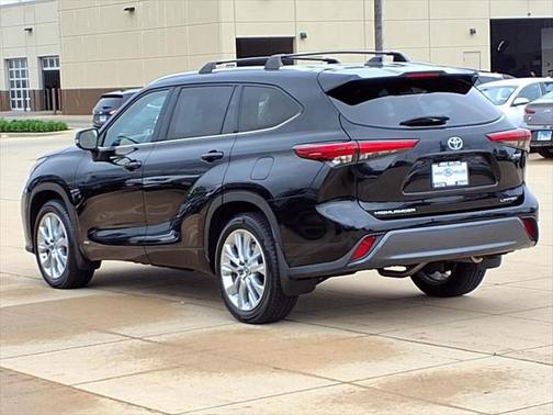2022 Toyota Highlander Hybrid Limited