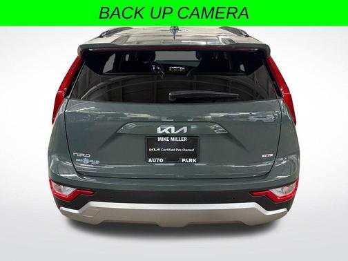 Cityscape Green 2025 Kia Niro EX