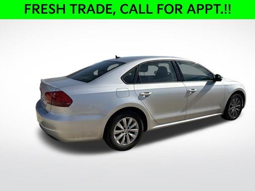 2013 Volkswagen Passat 2.5L Wolfsburg Edition