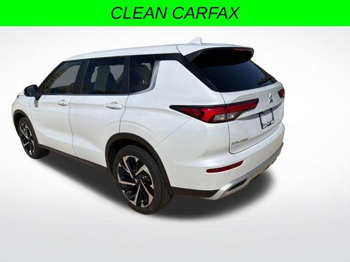 Gray 2024 Mitsubishi Outlander SE 2.5 2WD