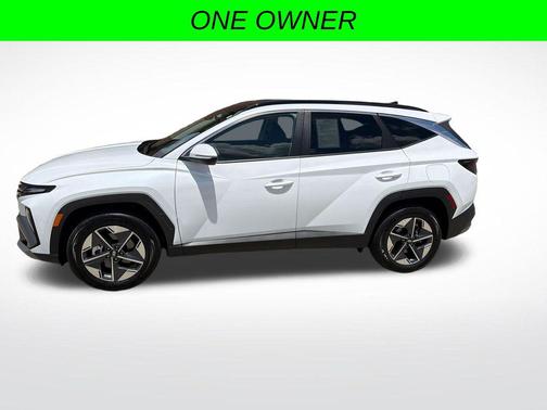 Creamy White Pearl 2025 Hyundai TUCSON Hybrid SEL Convenience