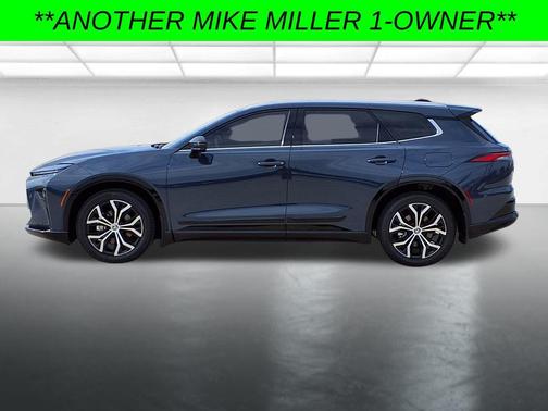 2025 Toyota Crown Signia XLE