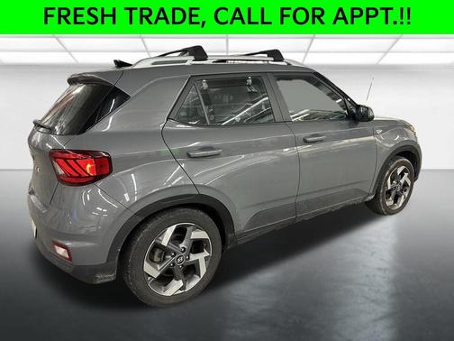 2022 Hyundai VENUE SEL