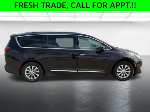 2018 Chrysler Pacifica Touring-L