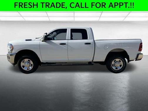 2023 RAM 2500 Tradesman Crew Cab 4x4 6'4' Box