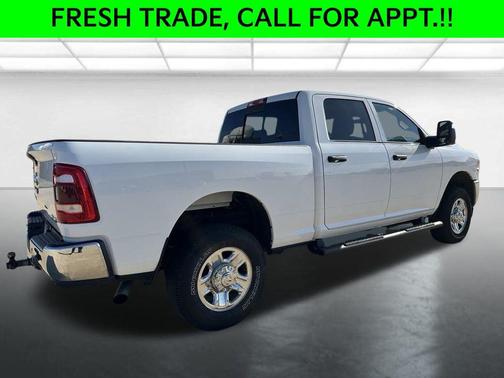 2023 RAM 2500 Tradesman Crew Cab 4x4 6'4' Box