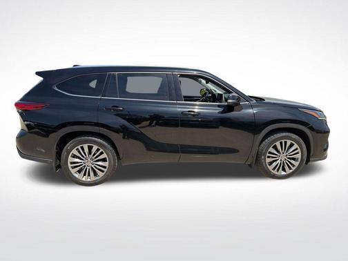 Midnight Black Metallic 2021 Toyota Highlander Platinum
