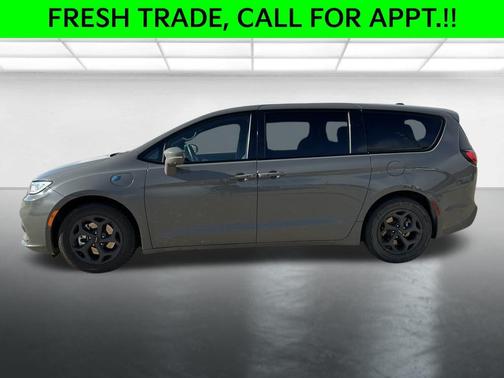 2022 Chrysler Pacifica Hybrid Touring L