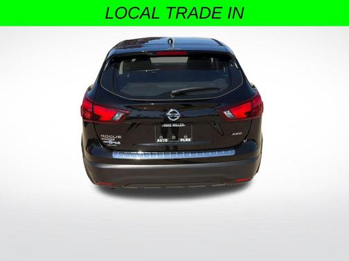 Magnetic Black Pearl 2019 Nissan Rogue Sport S