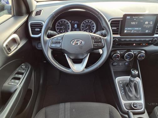 2021 Hyundai VENUE SEL