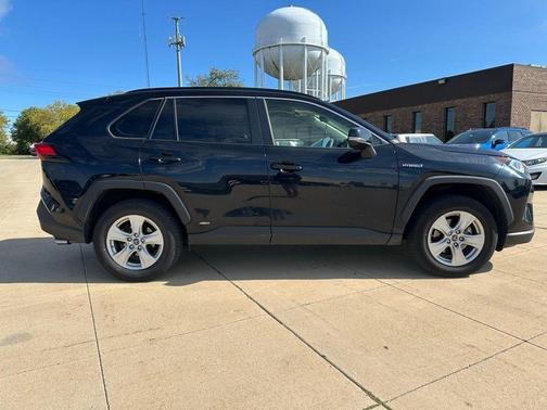 2019 Toyota RAV4 Hybrid XLE
