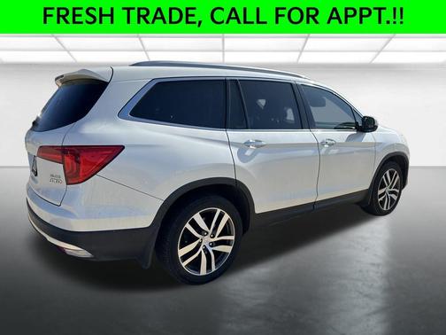 White Diamond Pearl 2017 Honda Pilot Elite