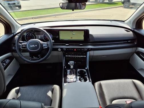 2024 Kia Carnival EX