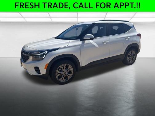 Snow White Pearl 2024 Kia Seltos S