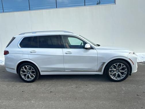 2023 BMW X7 xDrive40i