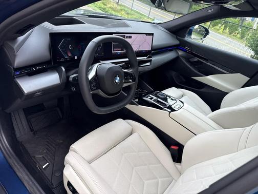 2025 BMW 530 i xDrive