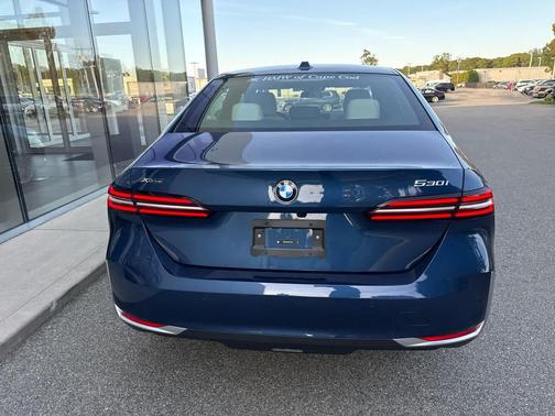 2025 BMW 530 i xDrive