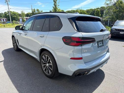 Brooklyn Grey Metallic 2026 BMW X5 M60i