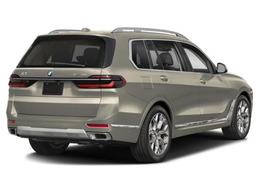 Manhattan Green Metallic 2026 BMW X7 xDrive40i