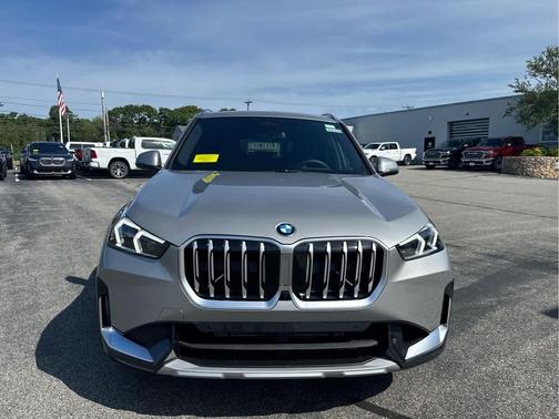 Space Silver Metallic 2026 BMW X1 xDrive28i