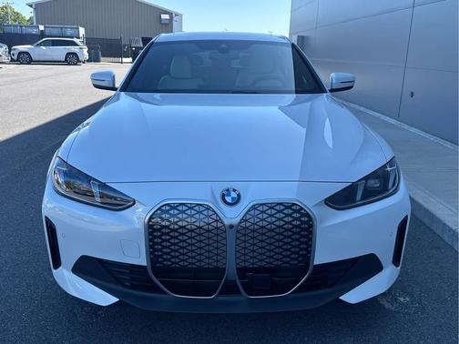 Mineral White Metallic 2026 BMW i4 Gran Coupe xDrive40