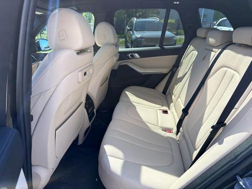 Dark Graphite Metallic 2021 BMW X5 xDrive40i