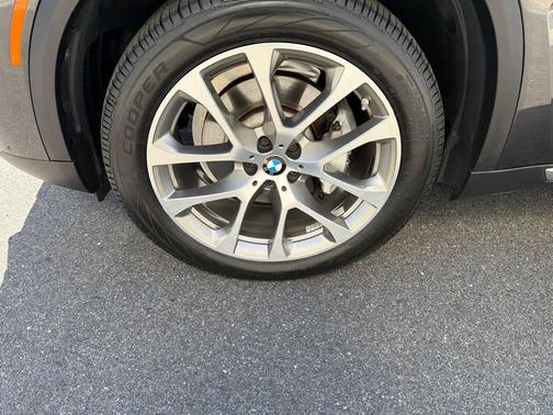 Dark Graphite Metallic 2021 BMW X5 xDrive40i