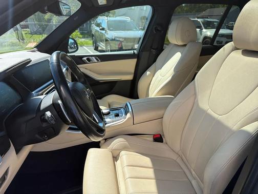 Dark Graphite Metallic 2021 BMW X5 xDrive40i