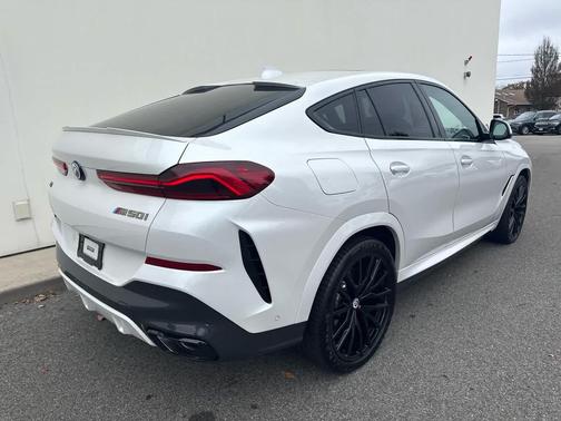2023 BMW X6 M50i