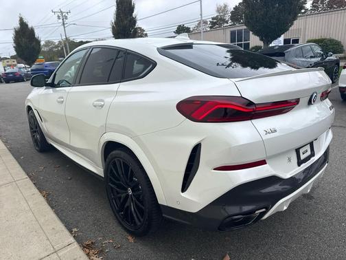 2023 BMW X6 M50i