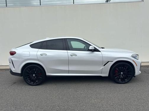 2023 BMW X6 M50i