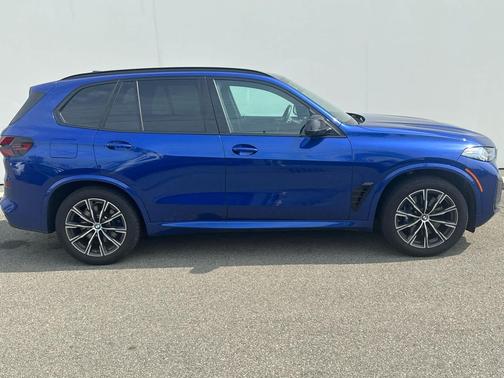 2026 BMW X5 M60i
