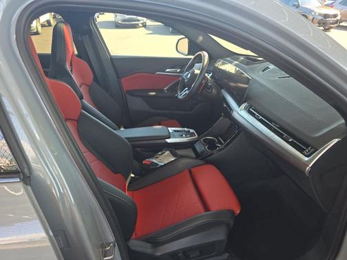 2025 BMW X2 M35i