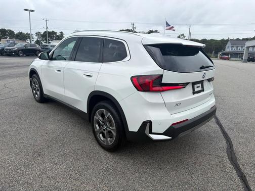 Alpine White 2023 BMW X1 xDrive28i