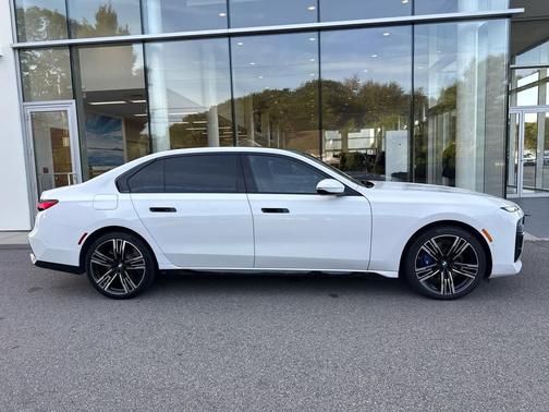 2023 BMW 760 i xDrive